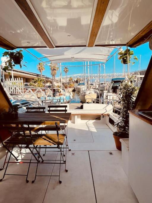 Vintage Classic 70S Boat! Hotel Sant Adria de Besos Exterior photo