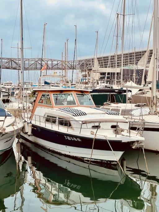 Vintage Classic 70S Boat! Hotel Sant Adria de Besos Exterior photo