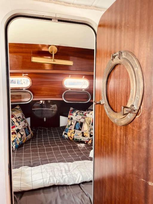 Vintage Classic 70S Boat! Hotel Sant Adria de Besos Exterior photo
